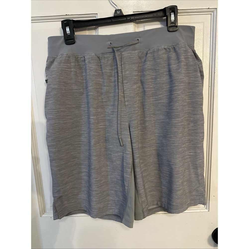Lululemon T.H.E Short 9" Lined Size Large Light Gray LM7AAUS Performance Stretch